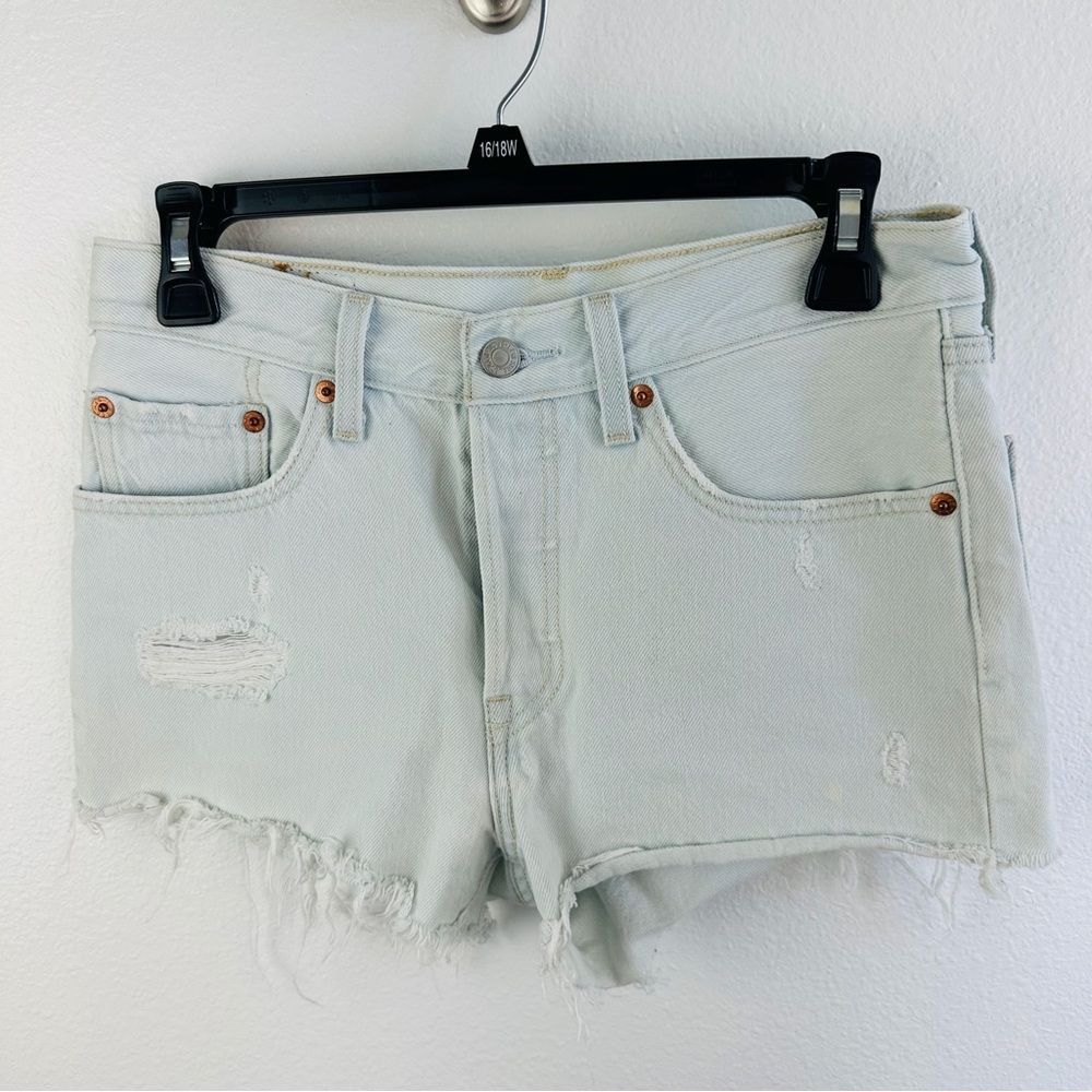 Levi’s Extra Light Wash 501 Button Fly Cut Off‎ Jean Shorts Size 26